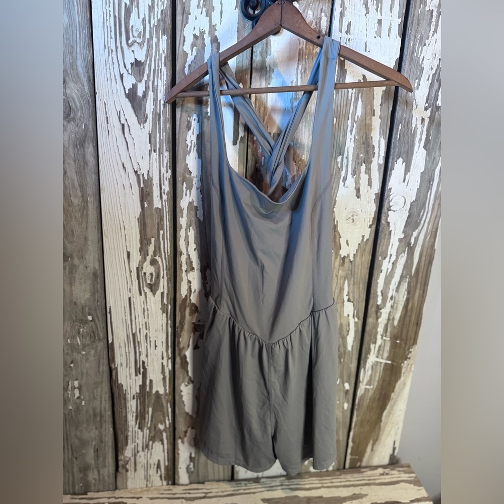 Women’s One Piece Sleeveless Romper Gray Size Large NWT